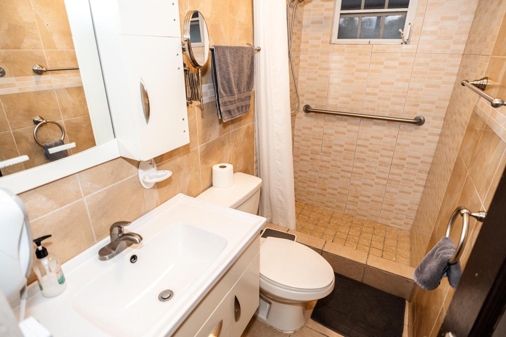 Ferienwohnung Luxury Retreat With Private Jacuzzi And Mountain Views Free Parking Ponce Exterior foto