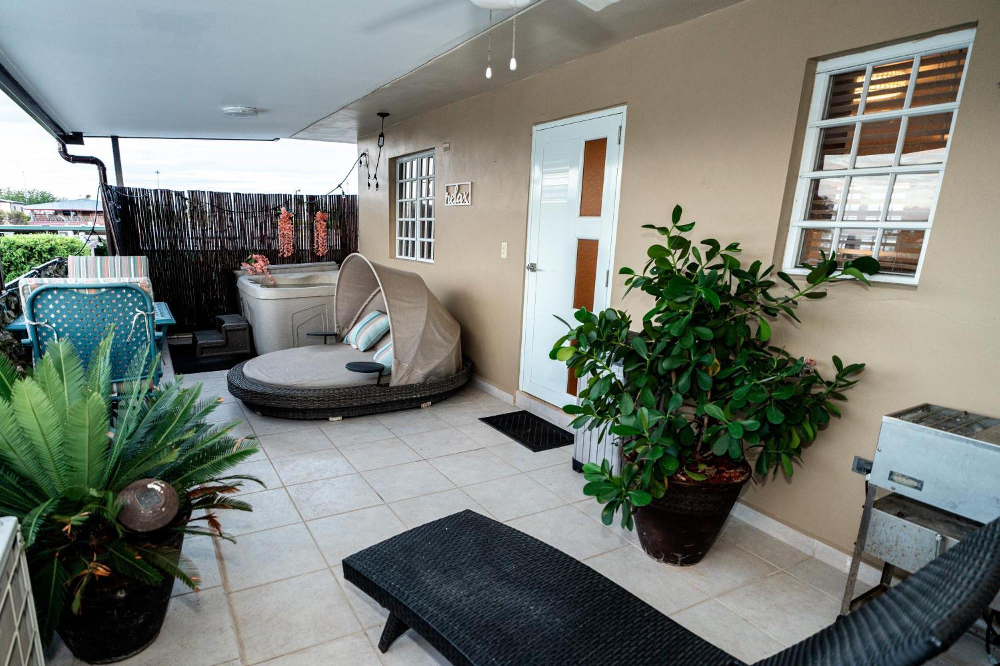 Ferienwohnung Luxury Retreat With Private Jacuzzi And Mountain Views Free Parking Ponce Exterior foto